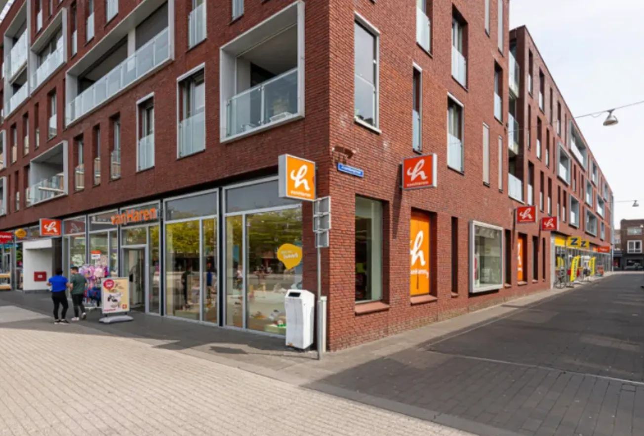 Medicamente Die Grenze langer in Geleen, Kruidvat naar nieuwe plek en Easyhotel verkocht
